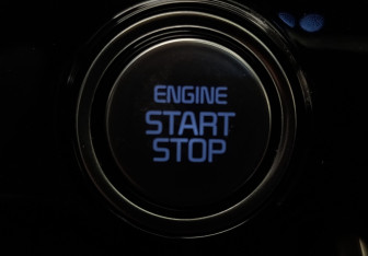 Подержанный автомобиль Kia Carnival 2021 года (27 фото)