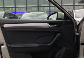 Подержанный автомобиль Skoda Superb Liftback 2019 года (19 фото)
