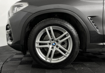 Подержанный автомобиль BMW X3 2018 года (7 фото)