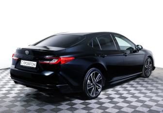 Подержанный автомобиль Toyota Camry Sedan 2024 года (5 фото)
