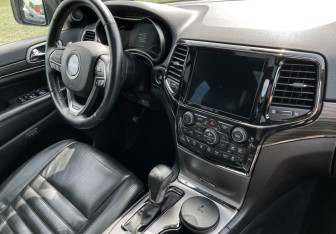 Подержанный автомобиль Jeep Grand Cherokee 2021 года (9 фото)