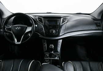Подержанный автомобиль Hyundai i40 Sedan 2014 года (10 фото)