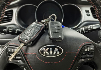 Подержанный автомобиль Kia Ceed Hatchback 2013 года (13 фото)