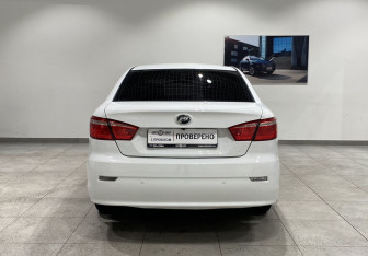 Подержанный автомобиль Lifan Solano 2016 года (6 фото)