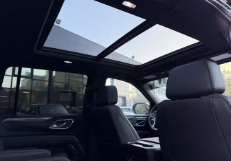 Подержанный автомобиль Chevrolet Suburban 2023 года (13 фото)