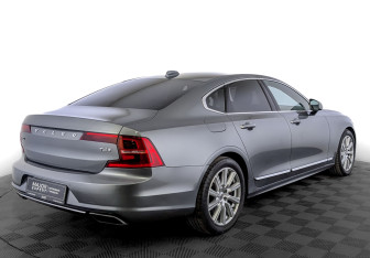 Подержанный автомобиль Volvo S90 2019 года (5 фото)