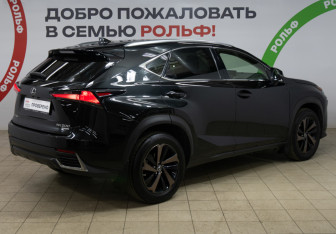 Подержанный автомобиль Lexus NX 2020 года (4 фото)