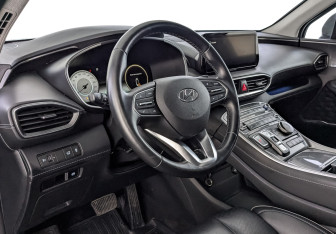 Подержанный автомобиль Hyundai Santa Fe 2022 года (15 фото)