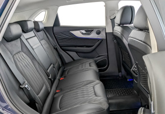 Новый Hongqi HS5 2023 (12 фото)