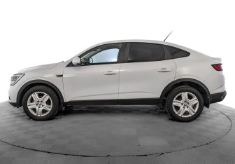 Подержанный автомобиль Renault Arkana 2019 года (8 фото)