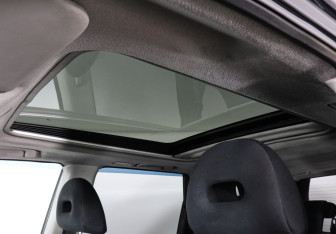 Подержанный автомобиль Nissan X-Trail 2011 года (13 фото)