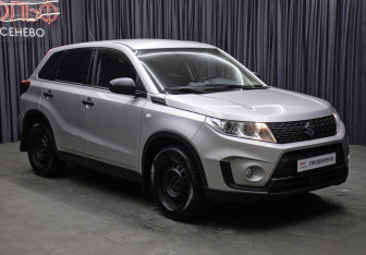 Подержанный автомобиль Suzuki Vitara 2020 года (3 фото)