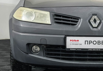 Подержанный автомобиль Renault Megane Sedan 2008 года (15 фото)