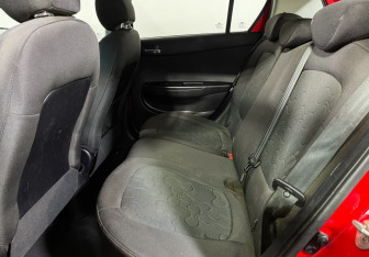 Подержанный автомобиль Hyundai i20 2009 года (10 фото)