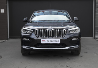 Подержанный автомобиль BMW X4 2019 года (2 фото)