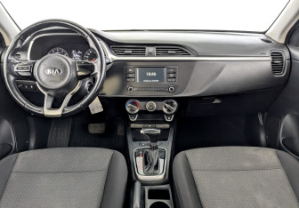 Подержанный автомобиль Kia Rio Hatchback 2021 года (14 фото)