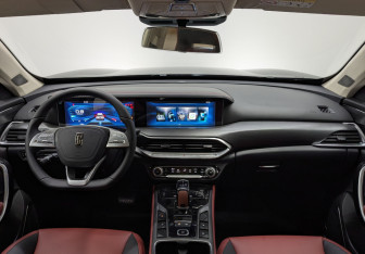 Новый FAW Bestune T77 2024 (10 фото)