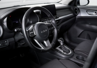 Подержанный автомобиль Kia Cerato Sedan 2021 года (14 фото)
