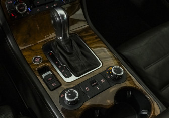 Подержанный автомобиль Volkswagen Touareg 2011 года (19 фото)