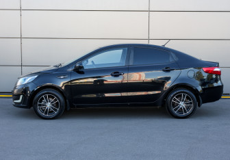 Подержанный автомобиль Kia Rio Sedan 2012 года (8 фото)