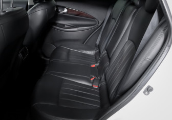 Подержанный автомобиль Infiniti QX50 2014 года (10 фото)