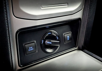 Подержанный автомобиль Toyota Land Cruiser Prado 2018 года (26 фото)
