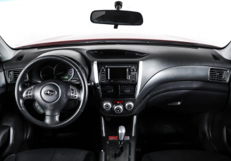 Подержанный автомобиль Subaru Forester Suv 2011 года (17 фото)