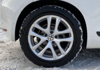 Подержанный автомобиль Volkswagen Scirocco 2011 года (10 фото)