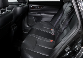 Подержанный автомобиль Nissan Teana 2014 года (10 фото)