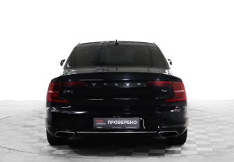 Подержанный автомобиль Volvo S90 2019 года (6 фото)