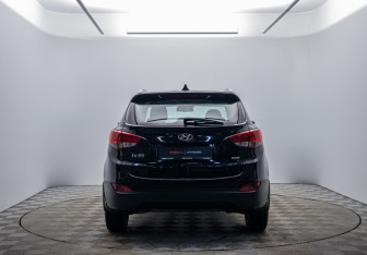 Подержанный автомобиль Hyundai ix35 2014 года (6 фото)