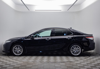 Подержанный автомобиль Toyota Camry Sedan 2020 года (2 фото)