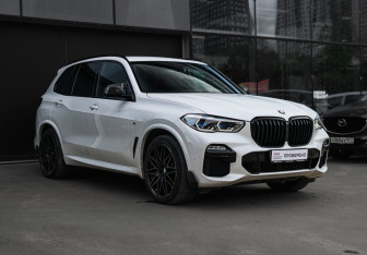 Подержанный автомобиль BMW X5 2020 года (3 фото)