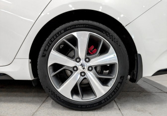 Подержанный автомобиль Kia Optima Sedan 2018 года (18 фото)