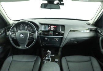 Подержанный автомобиль BMW X3 2014 года (12 фото)