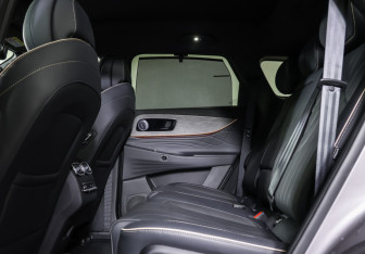 Подержанный автомобиль Jaecoo J8 2024 года (12 фото)