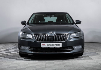 Подержанный автомобиль Skoda Superb Liftback 2015 года (2 фото)