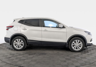 Подержанный автомобиль Nissan Qashqai 2021 года (4 фото)
