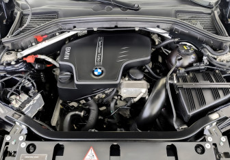 Подержанный автомобиль BMW X4 2016 года (9 фото)