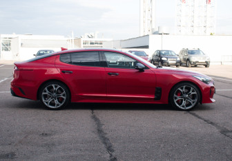 Подержанный автомобиль Kia Stinger 2019 года (4 фото)