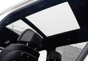 Подержанный автомобиль BMW X7 2023 года (24 фото)