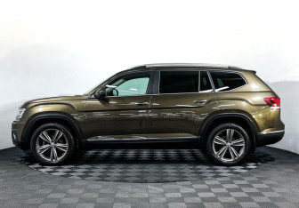 Подержанный автомобиль Volkswagen Teramont 2019 года (8 фото)