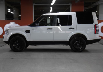 Подержанный автомобиль Land Rover Discovery 2014 года (8 фото)