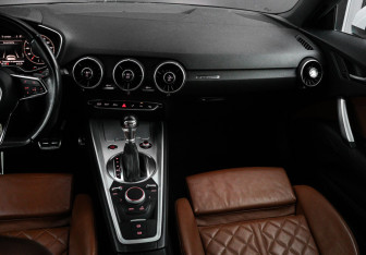 Подержанный автомобиль Audi TT Coupe 2015 года (14 фото)