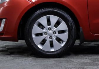 Подержанный автомобиль Kia Rio Sedan 2013 года (8 фото)