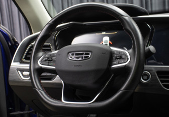 Подержанный автомобиль Geely Tugella 2022 года (16 фото)