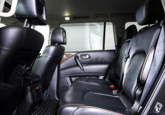 Подержанный автомобиль Nissan Patrol 2013 года (13 фото)