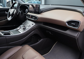 Подержанный автомобиль Hyundai Santa Fe 2022 года (7 фото)