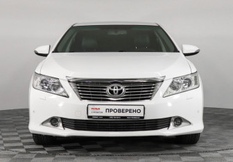 Подержанный автомобиль Toyota Camry Sedan 2012 года (2 фото)