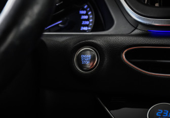 Подержанный автомобиль Hyundai Sonata 2021 года (19 фото)